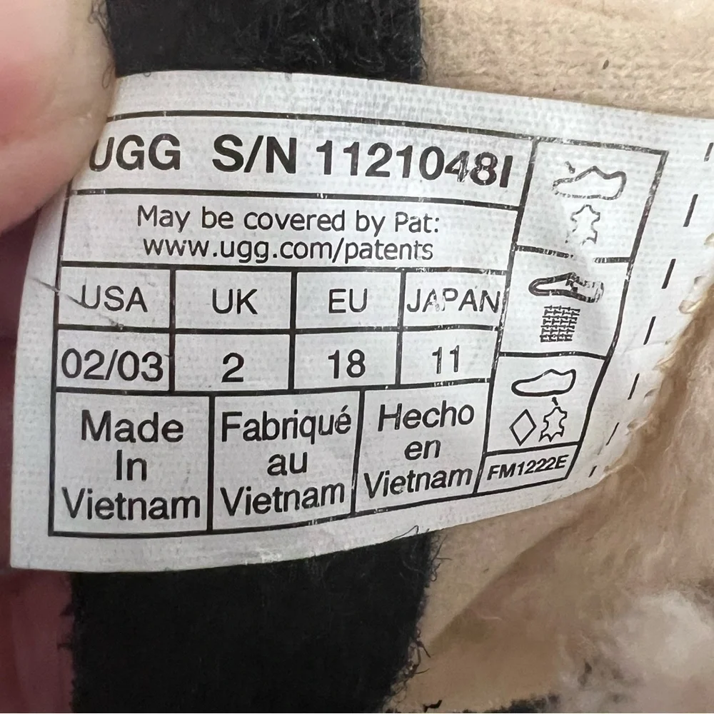 Ugg Gojee Infant Boots Size 02/03 Color Black